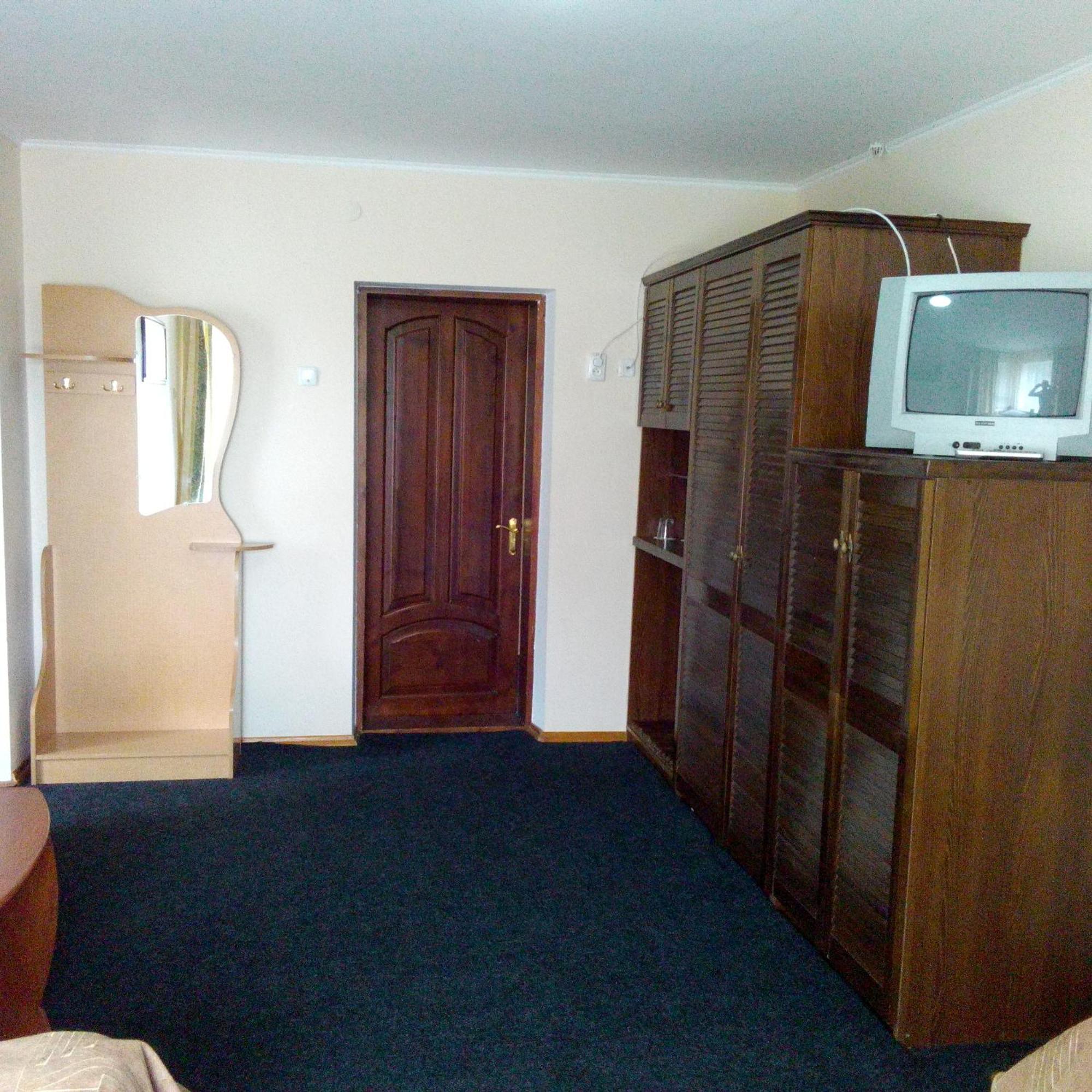 Malyvo Hotel Dilyatyn Værelse billede