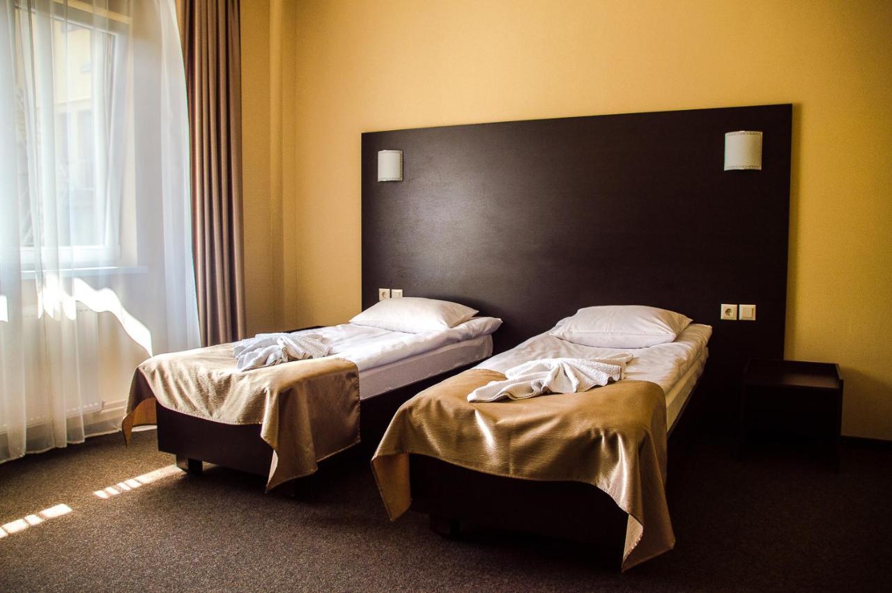Malyvo Hotel Dilyatyn Eksteriør billede